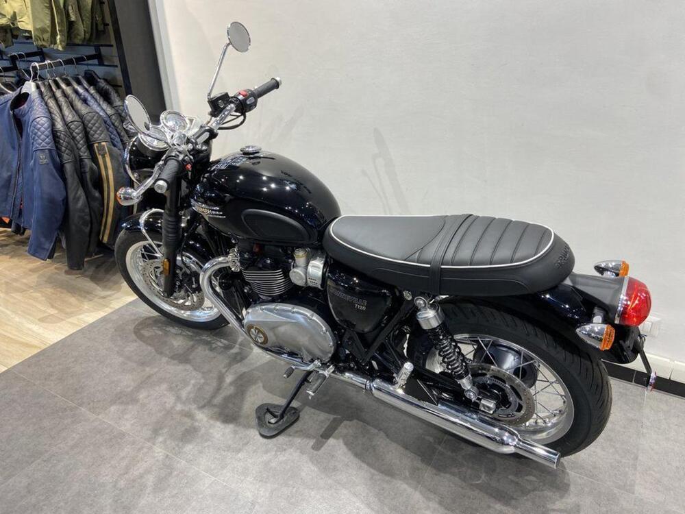 Triumph Bonneville T120 (2021 - 25) (3)