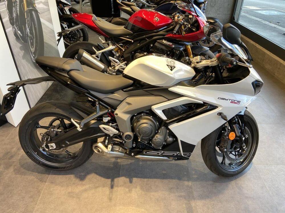 Triumph Daytona 660 (2024) (4)