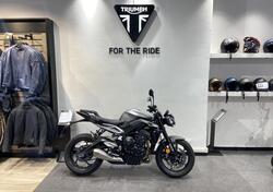 Triumph Street Triple 765 R (2023 - 24) usata