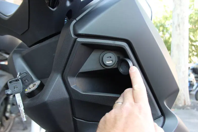 Kymco Skytown 125i (2024 - 26) (4)
