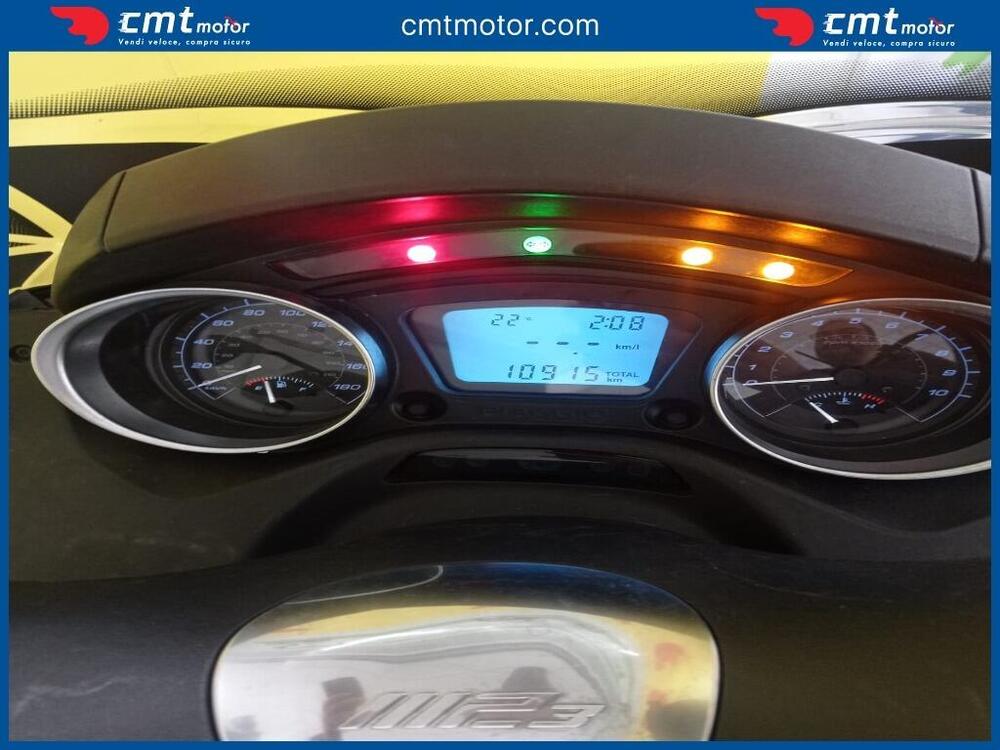 Piaggio MP3 300 Sport ABS Hpe (2021 - 24) (4)