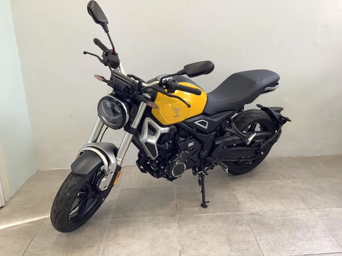 Voge Trofeo 350AC (2022 - 26) (3)