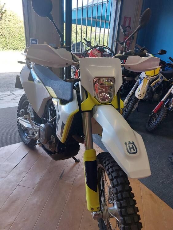 Husqvarna 701 Enduro (2023 - 24) (3)