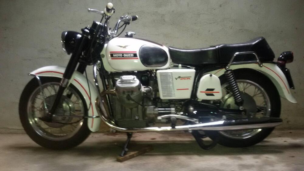 Moto Guzzi V7 Special 750 (2)