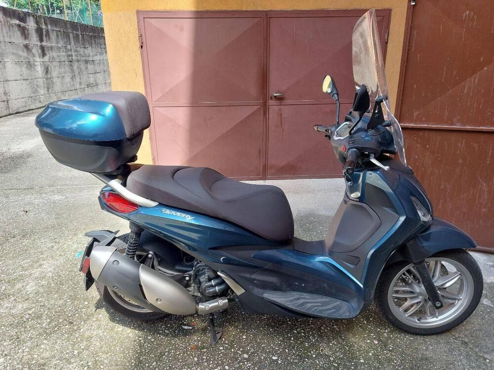 Piaggio Beverly 300 ABS-ASR (2021 - 24) (2)