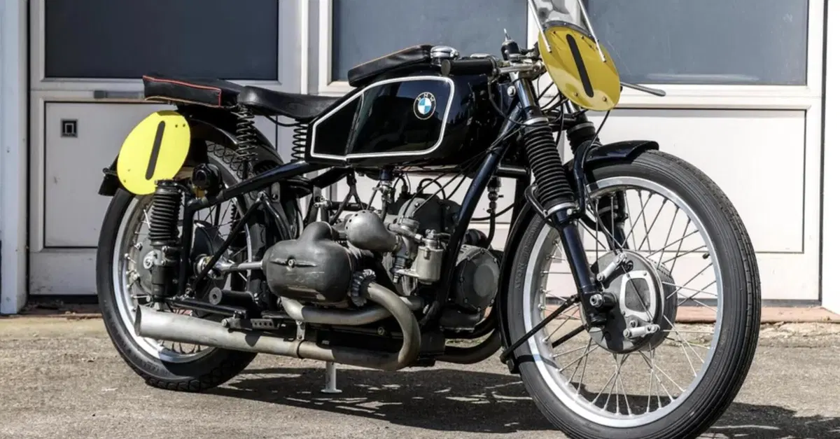 BMW RS M255 Kompressor all'asta: boxer col botto