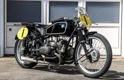BMW RS M255 Kompressor all'asta: boxer col botto
