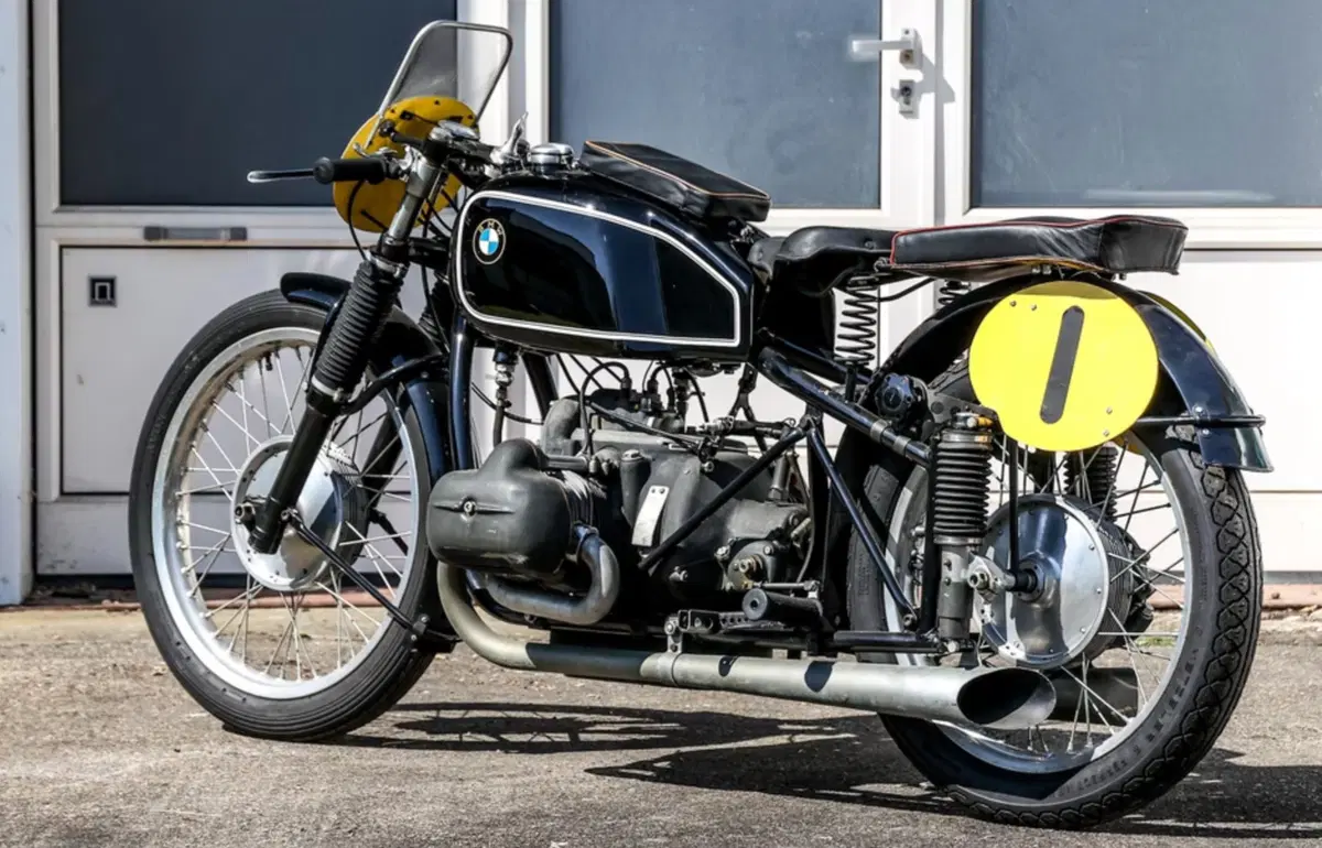 BMW RS M255 Kompressor all'asta: boxer col botto