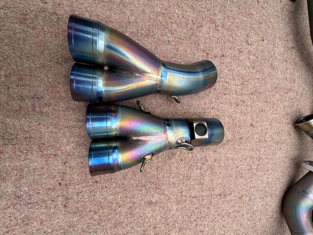 Scarico completo AKRAPOVIC Evolution Titanio Racin (4)