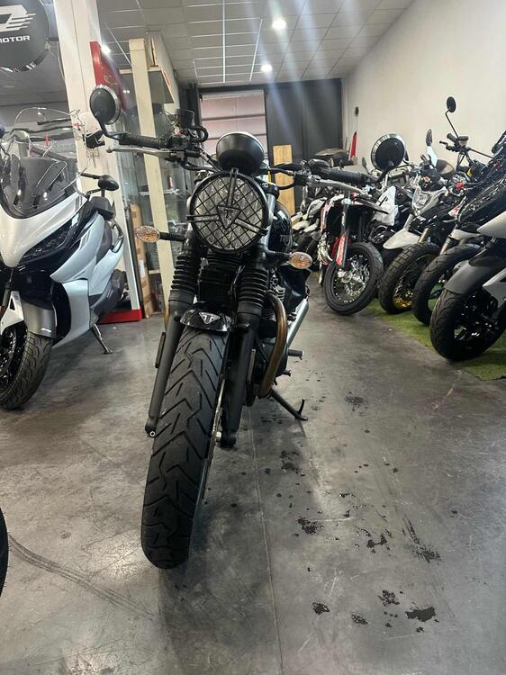 Triumph Street Twin 900 (2017 - 18) (2)