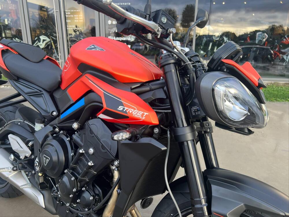 Triumph Street Triple 765 R (2023 - 24) (2)