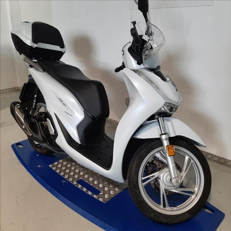 Honda SH 150i (2020 - 24) (2)