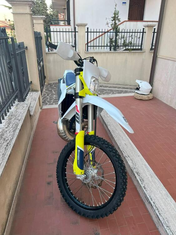 Husqvarna TE 300i (2021) (4)