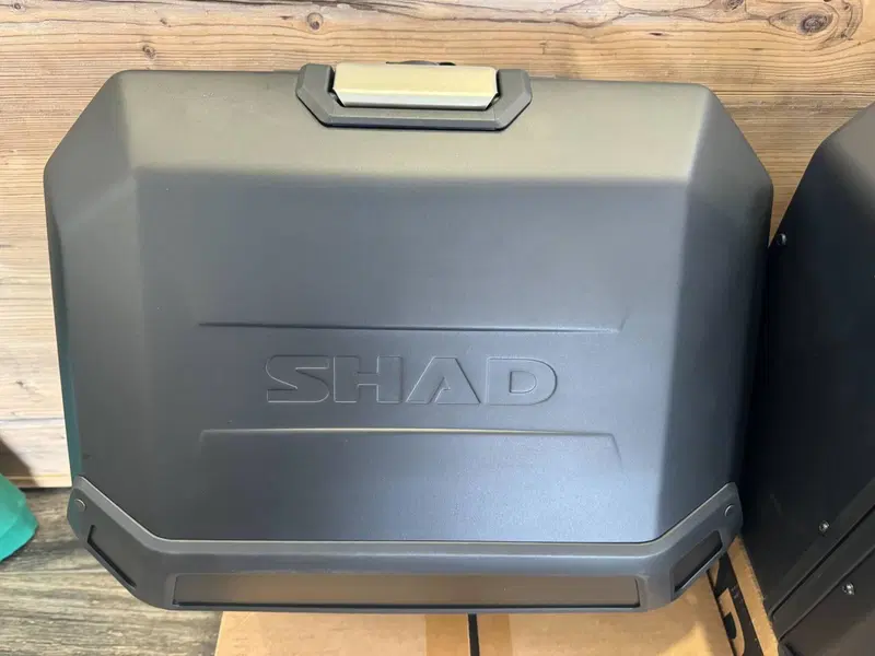 Coppia valigie SHAD TERRA (4)