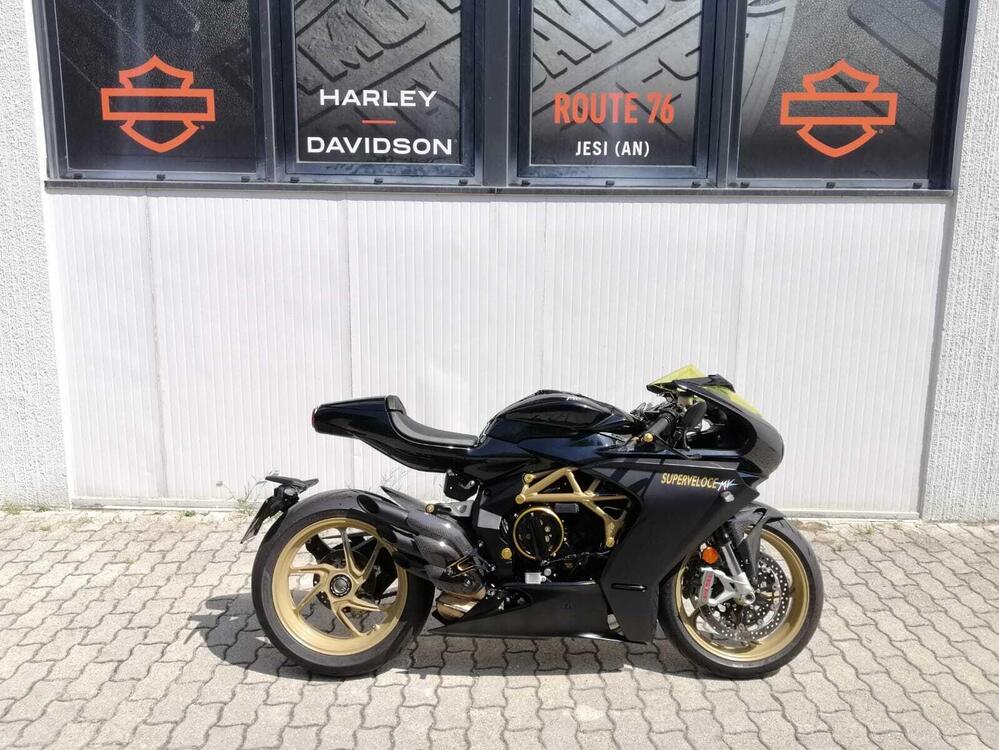 MV Agusta Superveloce 800 Nero Carbon (2020)