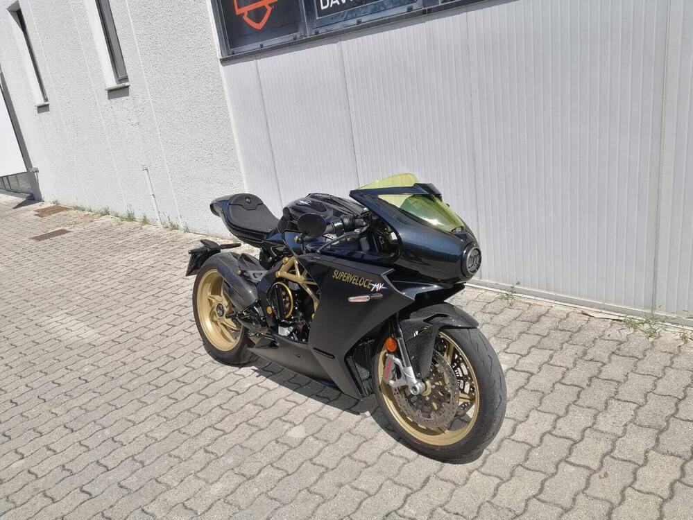 MV Agusta Superveloce 800 Nero Carbon (2020) (4)