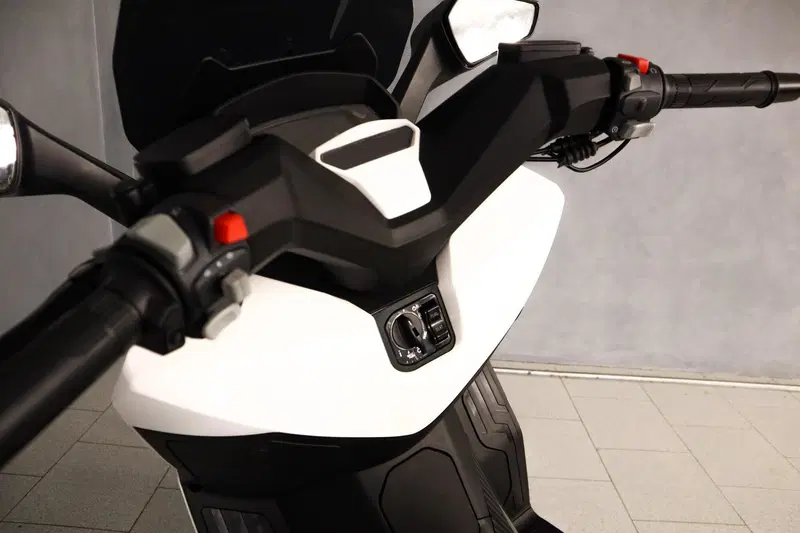 Wottan Motor Storm-R 300 (2023 - 25) (7)