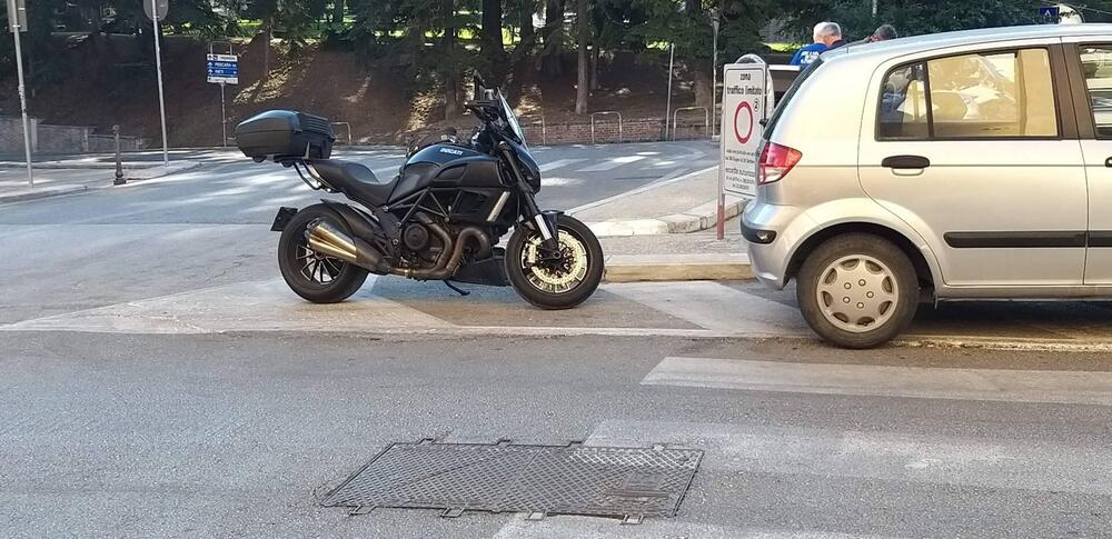 Ducati Diavel 1200 (2010 - 13) (2)