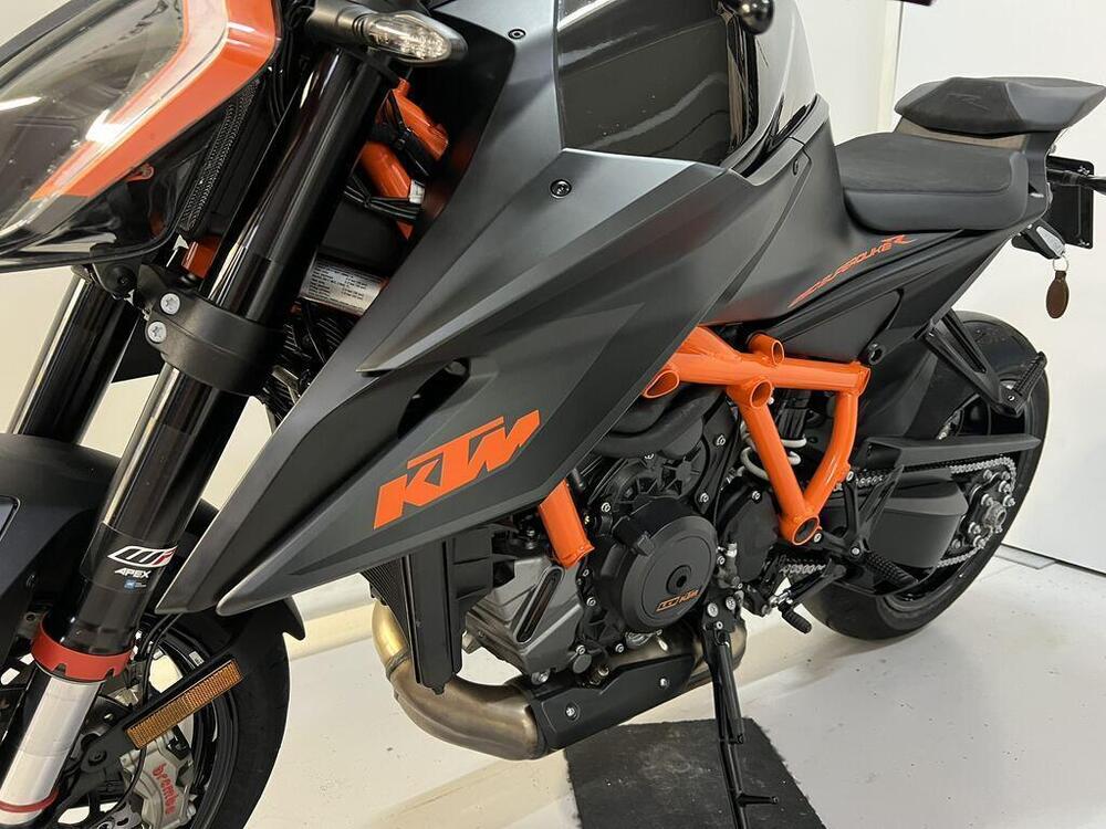 KTM 1290 Super Duke R (2020) (5)