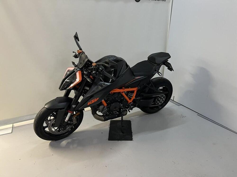 KTM 1290 Super Duke R (2020) (3)