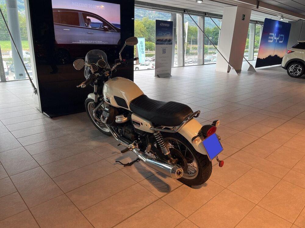 Moto Guzzi V7 III Limited (2018) (5)