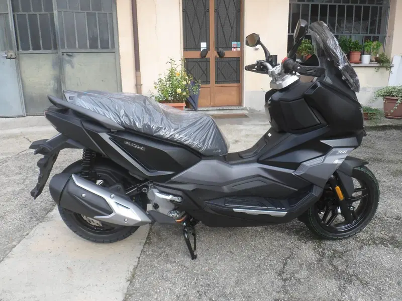 Sym ADX 300 (2024 - 26) (3)