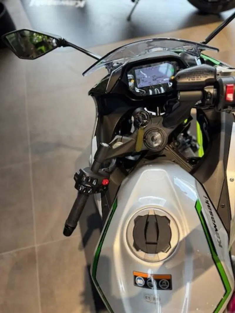 Kawasaki Ninja 7 Hybrid (2024 - 26) (4)