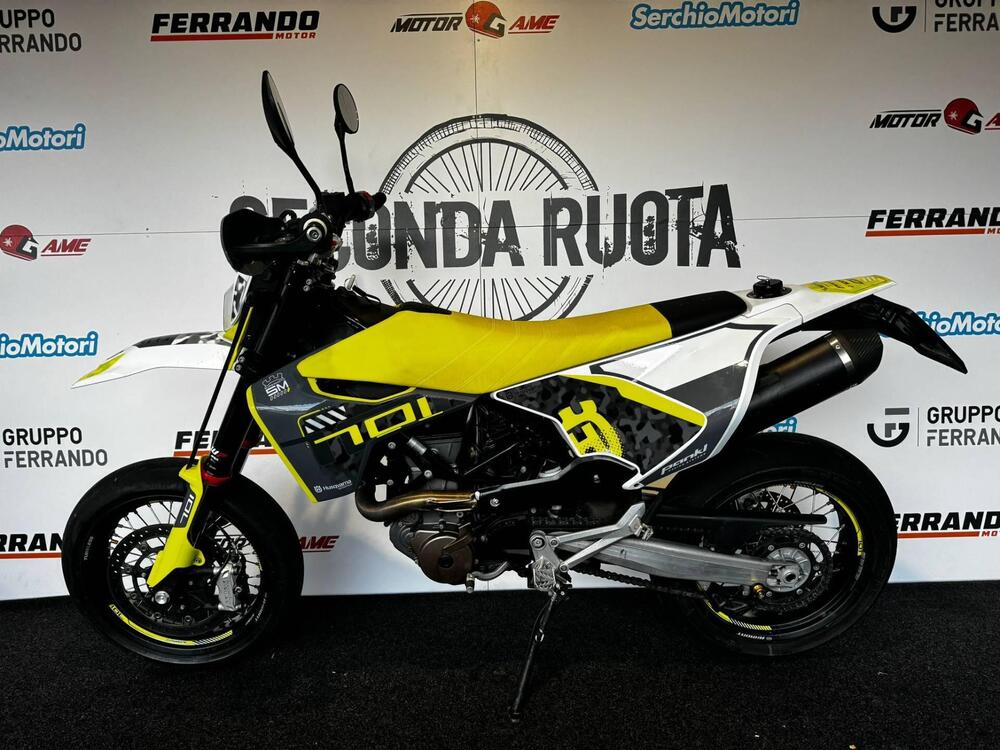 Husqvarna 701 Supermoto (2022) (2)