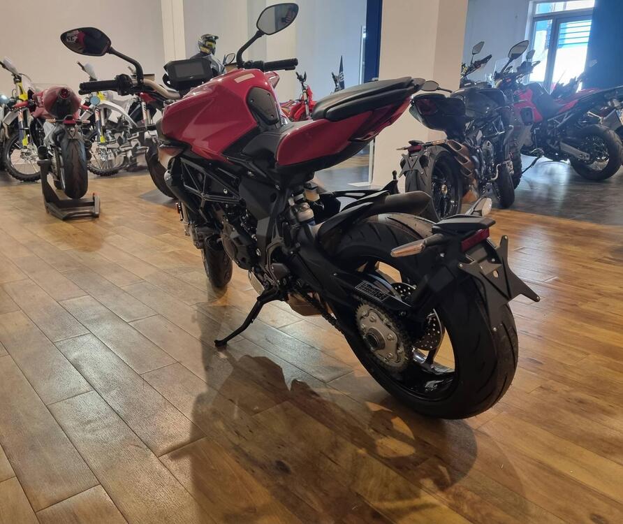 MV Agusta Brutale 800 R (2023 - 24) (3)