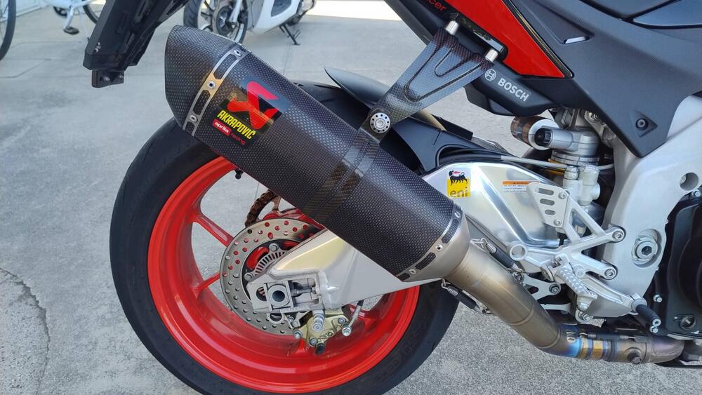 Aprilia Tuono 1100 V4 Factory (2015 - 17) (5)