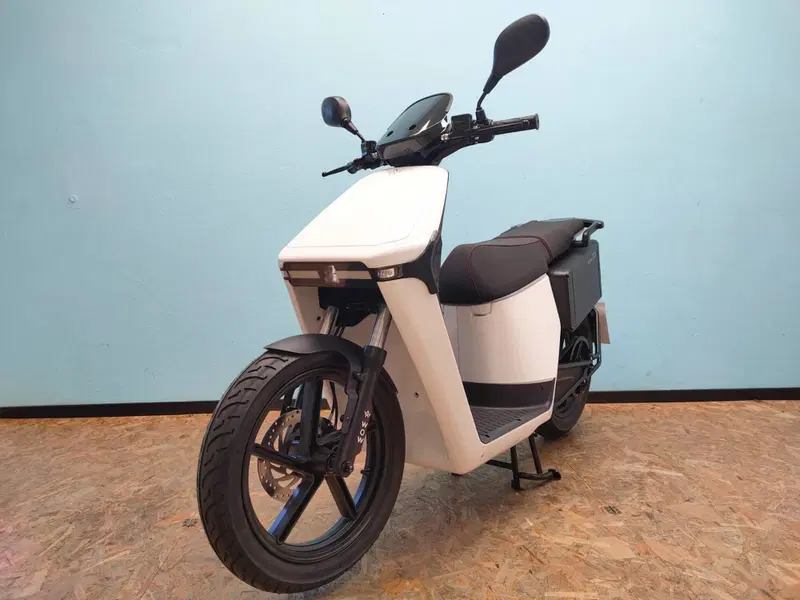 WOW 775 L3e (2021 - 26) (3)