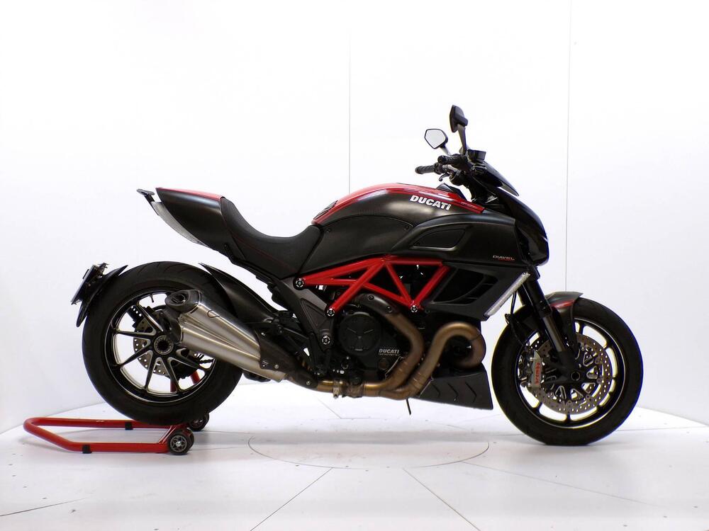 Ducati Diavel 1200 Carbon (2010 - 13)