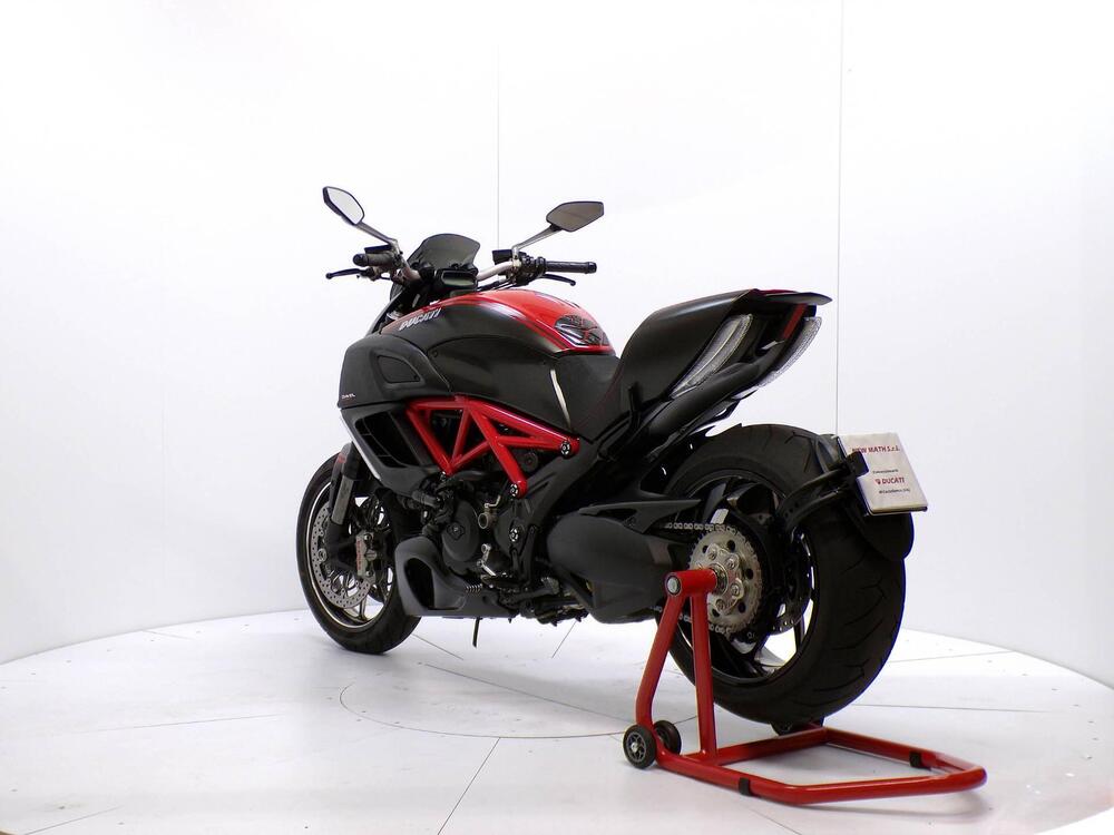 Ducati Diavel 1200 Carbon (2010 - 13) (5)