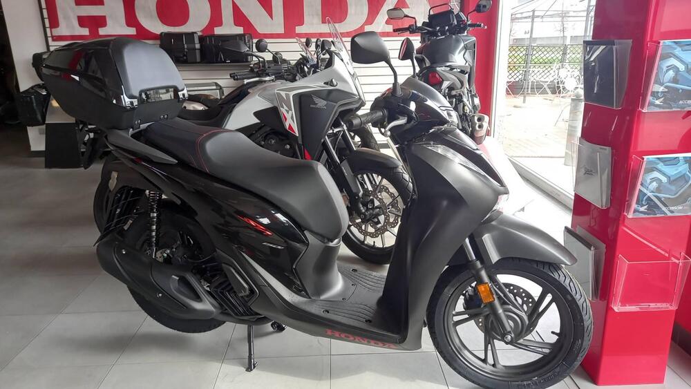 Honda SH 150i (2020 - 24) (2)