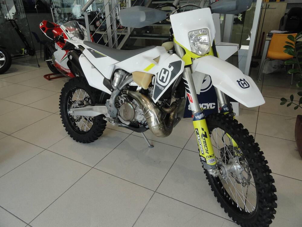 Husqvarna TE 300i (2022)