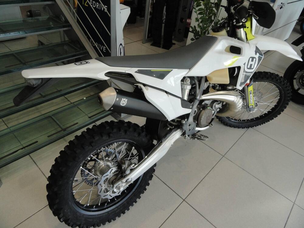 Husqvarna TE 300i (2022) (3)