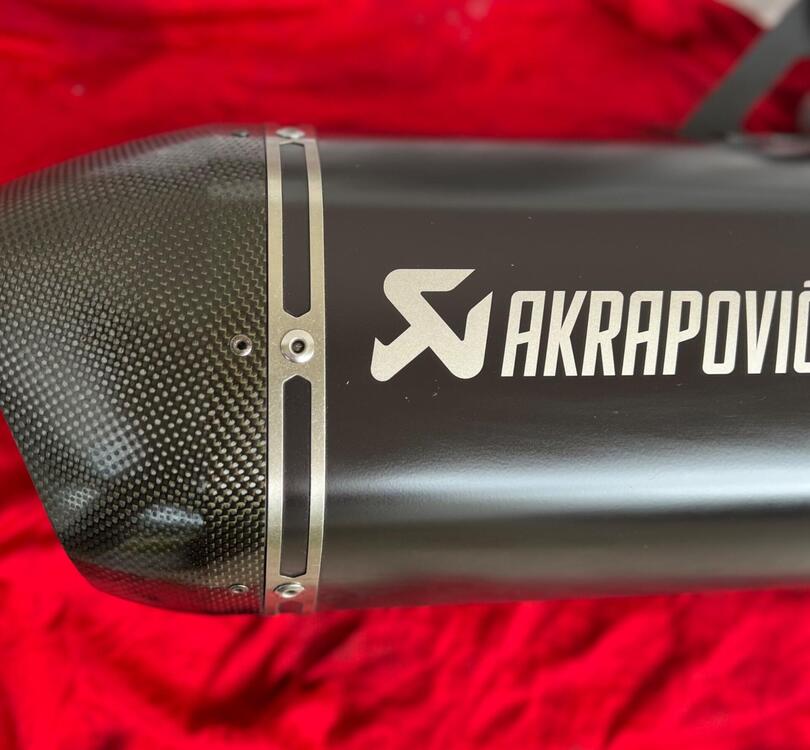 AKRAPOVIC X BMW GS 1200