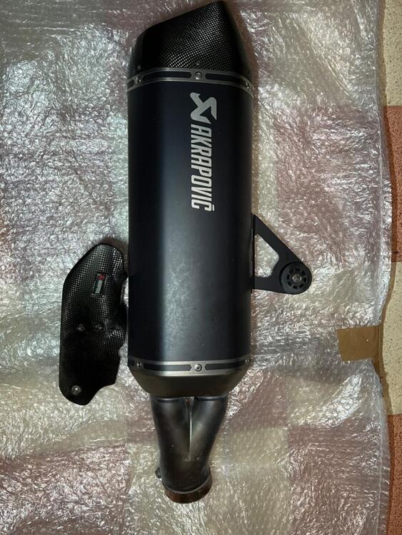 AKRAPOVIC X BMW GS 1200 (3)