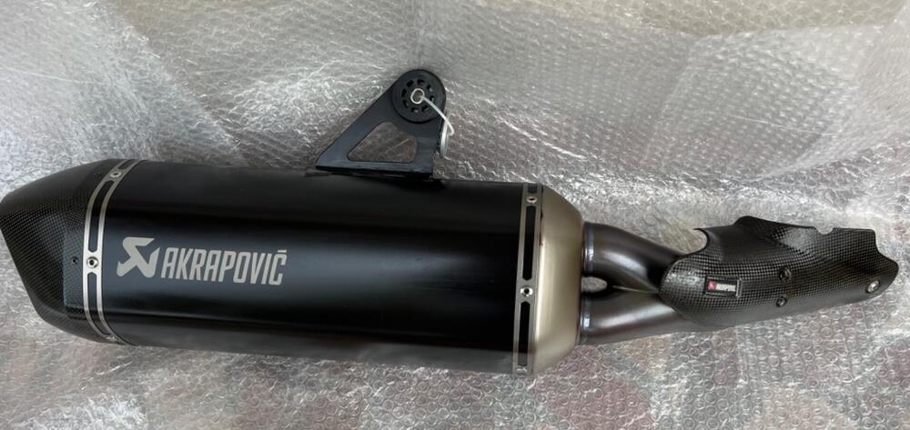 AKRAPOVIC X BMW GS 1200 (4)