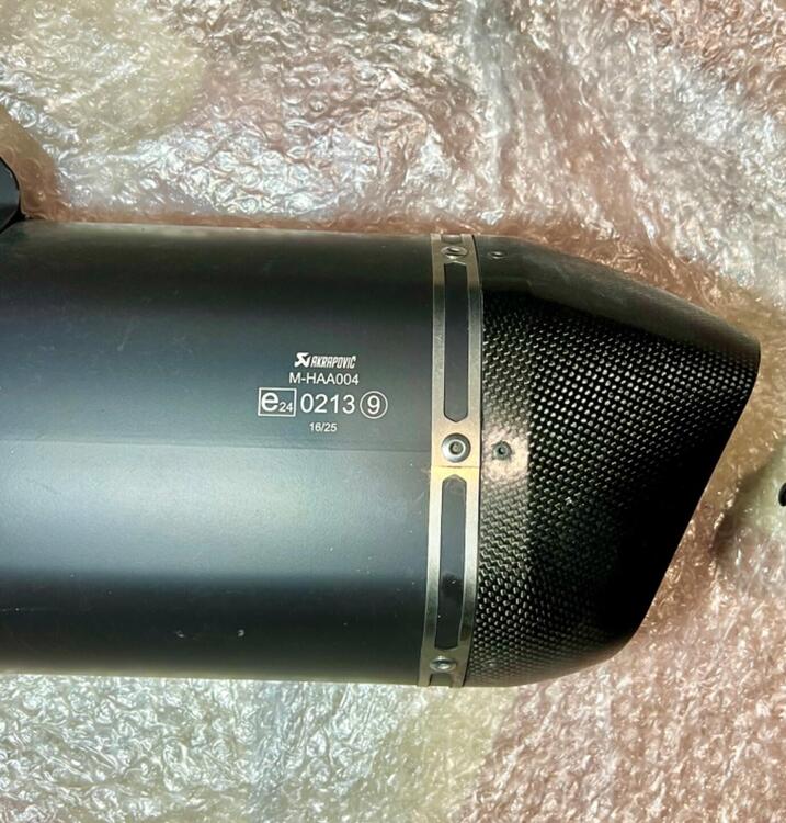 AKRAPOVIC X BMW GS 1200 (5)