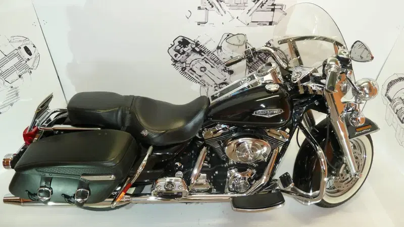 Harley-Davidson 1450 Road King Classic (2006 - 07) - FLHRCI (14)