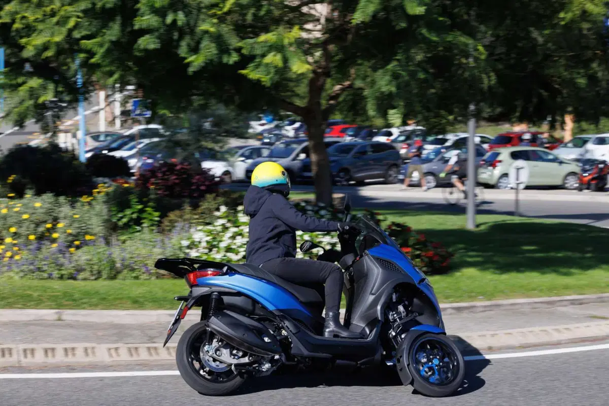Piaggio MP3 310 e 310 Sport (4)