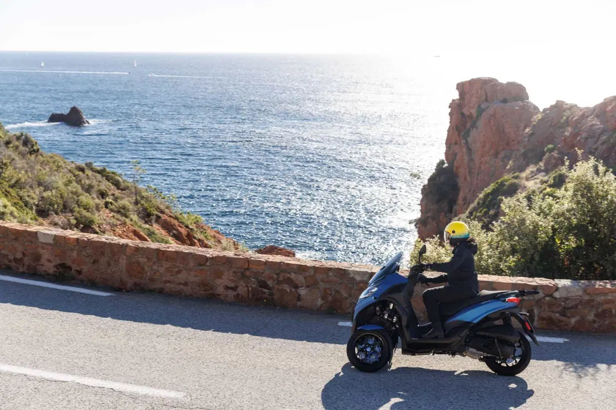 Piaggio MP3 310 e 310 Sport (8)