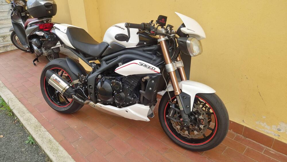 Triumph Speed Triple 1050 R ABS (2011 - 15)