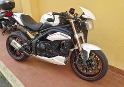 Triumph Speed Triple 1050 R ABS (2011 - 15) usata