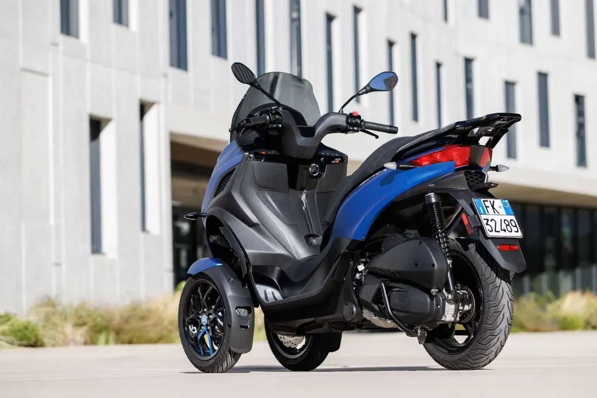 Piaggio MP3 310 e 310 Sport (7)