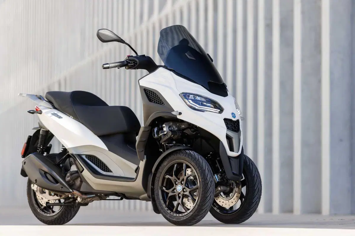 Piaggio MP3 310 e 310 Sport (18)