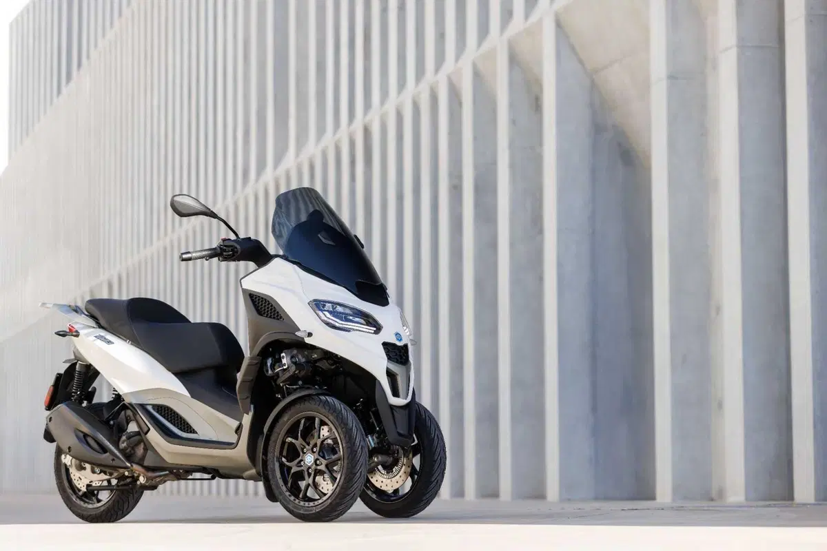 Piaggio MP3 310 e 310 Sport (20)