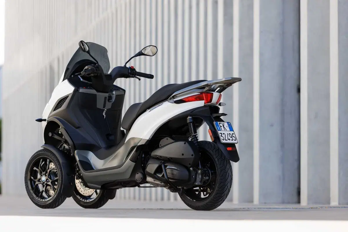 Piaggio MP3 310 e 310 Sport (21)