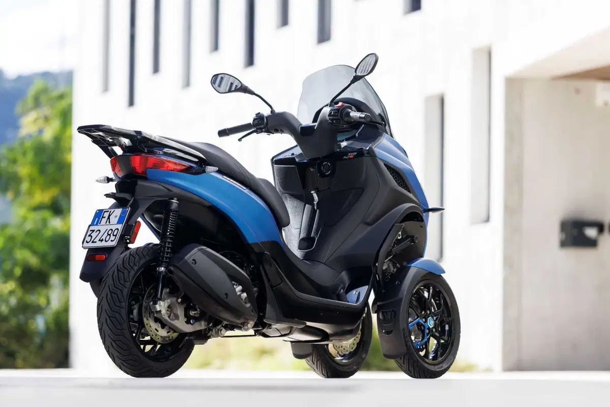 Piaggio MP3 310 e 310 Sport (27)